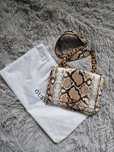 Guess torebka elegancka, stylowa, modna, złote detale, luksusowa,