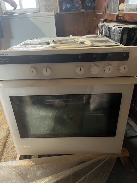 Вбудована духова шафа Siemens + варильна поверхня Siemens