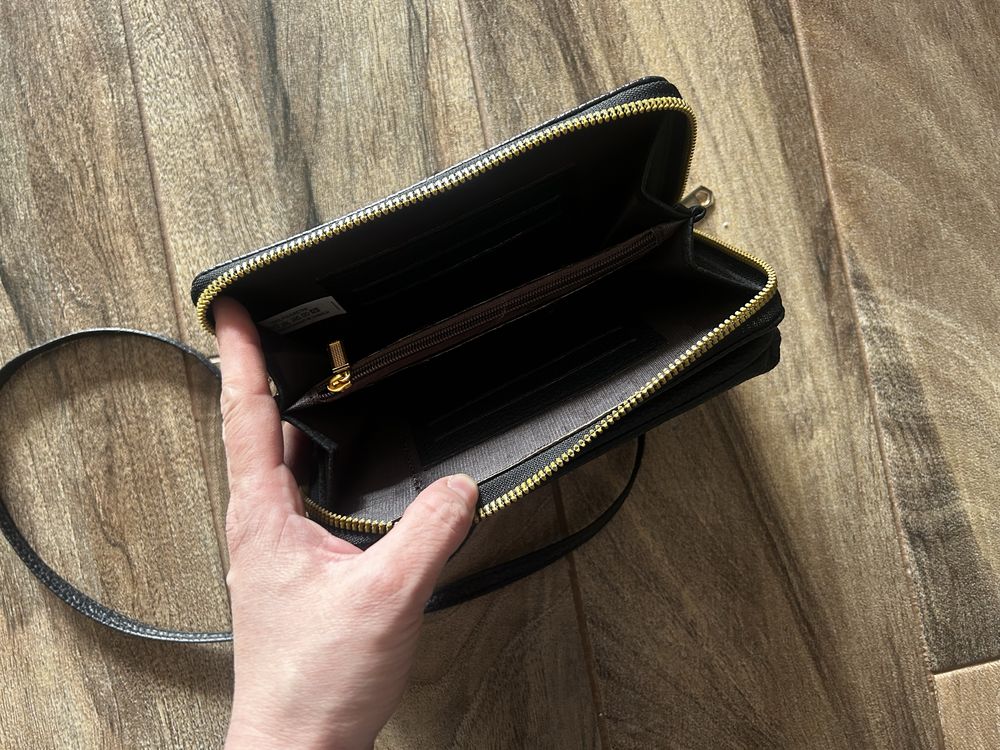 Czarna torebka saszetka portfel na telefon