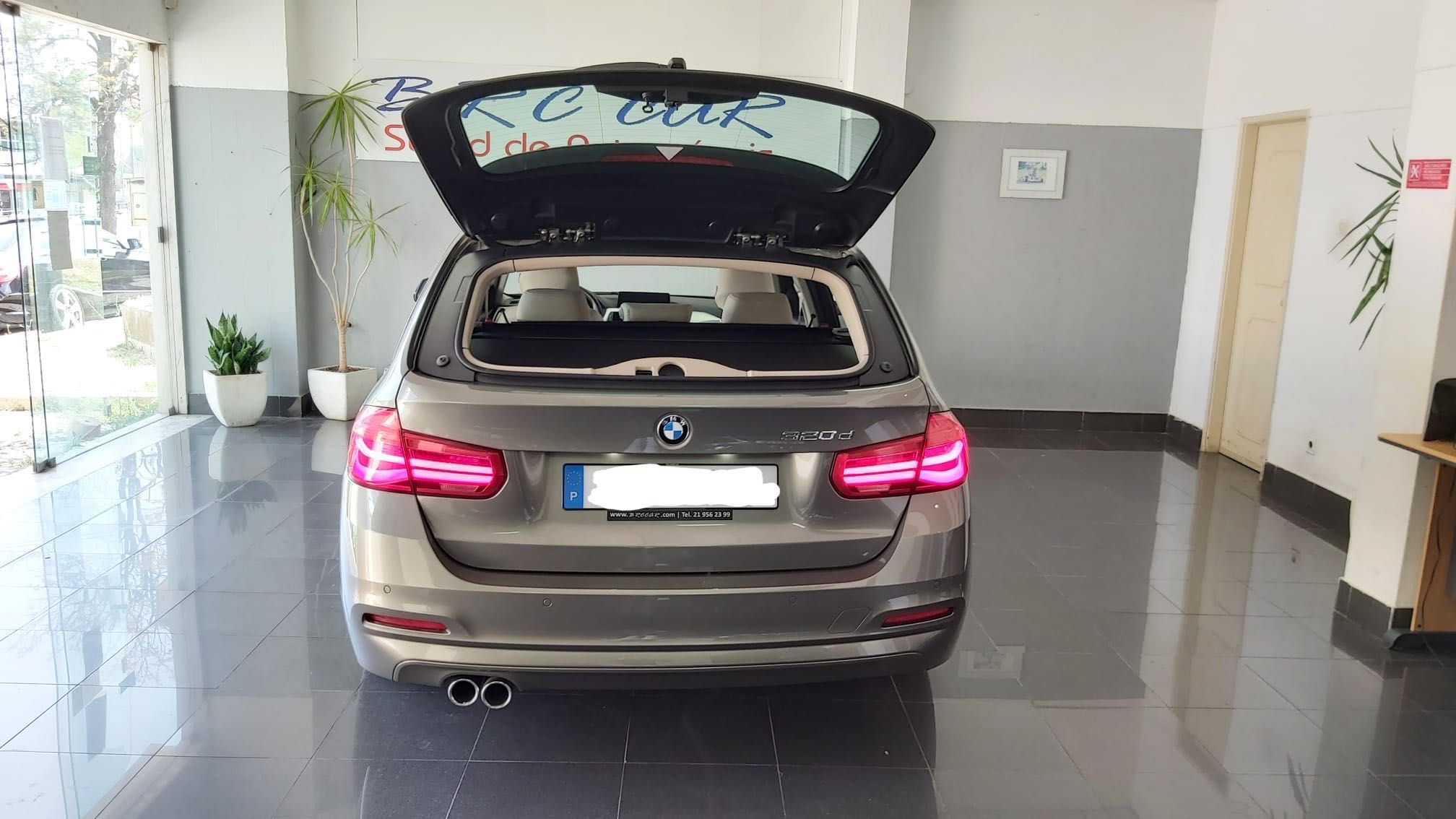 BMW 320D TOURING Caixa  Automática
