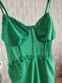 Зелене обтягуюче плаття