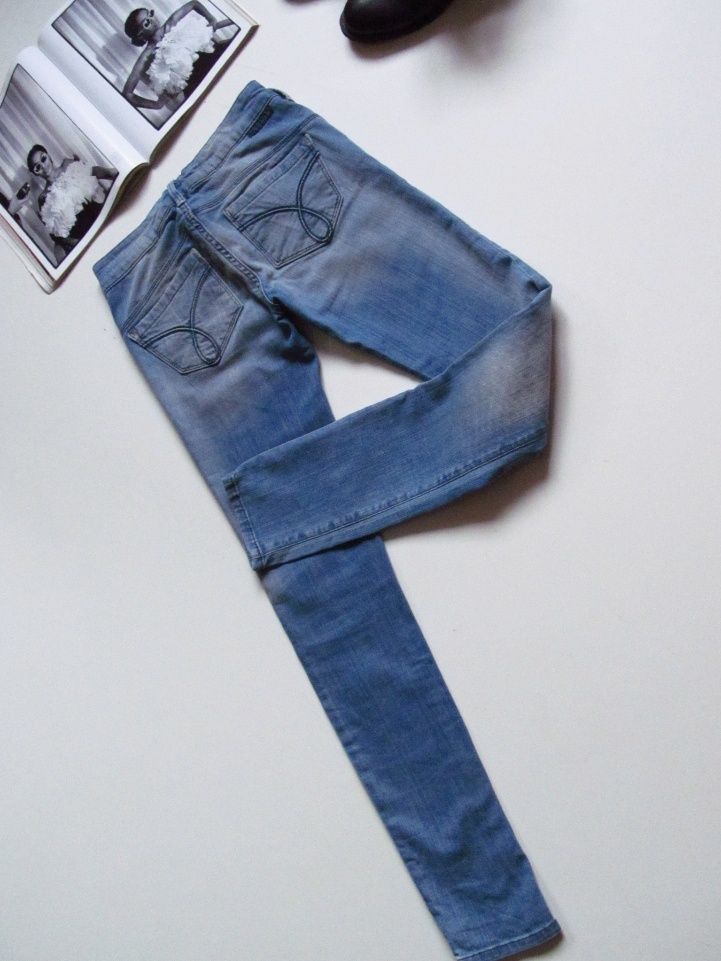 Голубые джинсы Calvin Klein