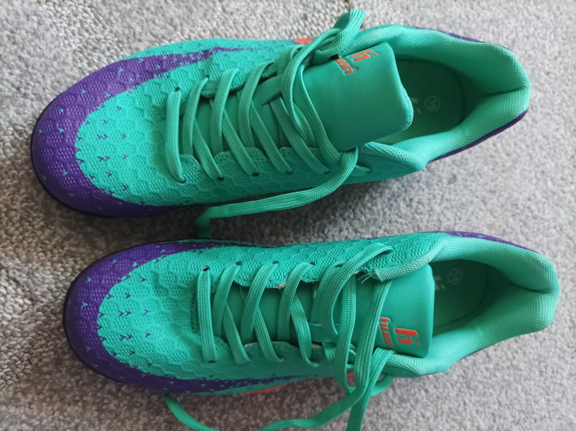 Buty do piłki nożnej Huari w rozmiarze 39