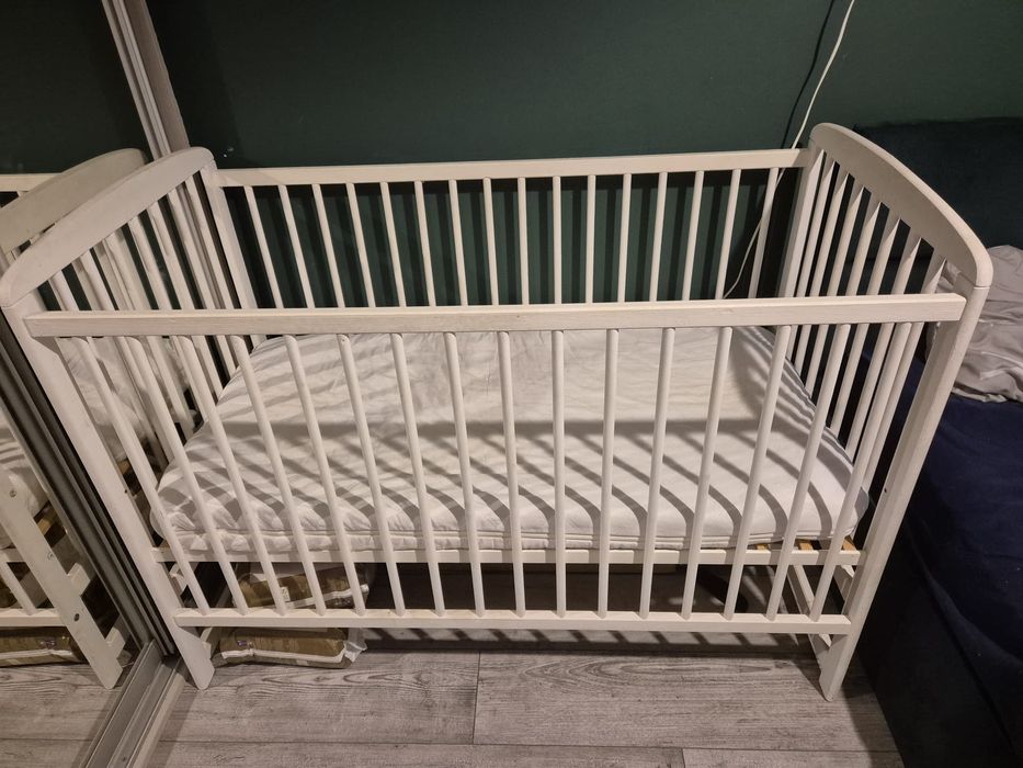 Łóżeczko dziecięce białe + materac