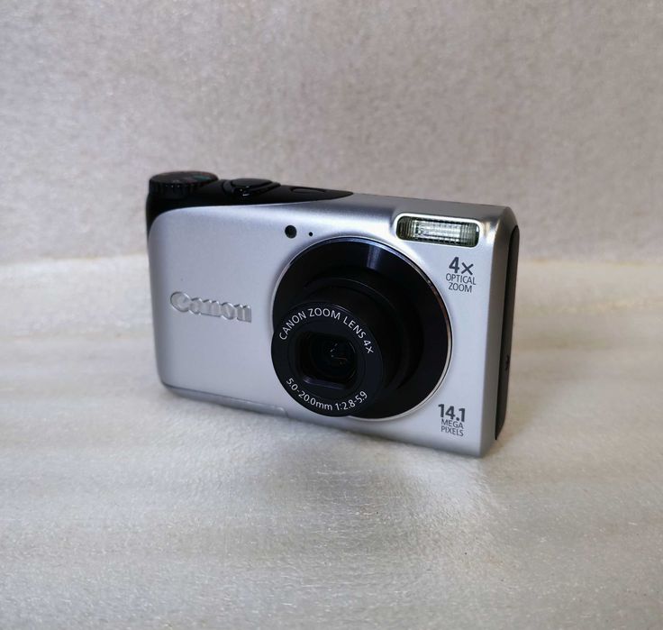 Цифровой фотоаппарат Canon PowerShot A2200 14MP В ИДЕАЛЕ ! новый аккум