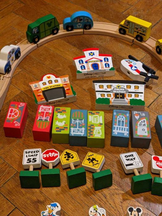 Дитяча дерев'яна залізниця Disney Ціна за весь лот