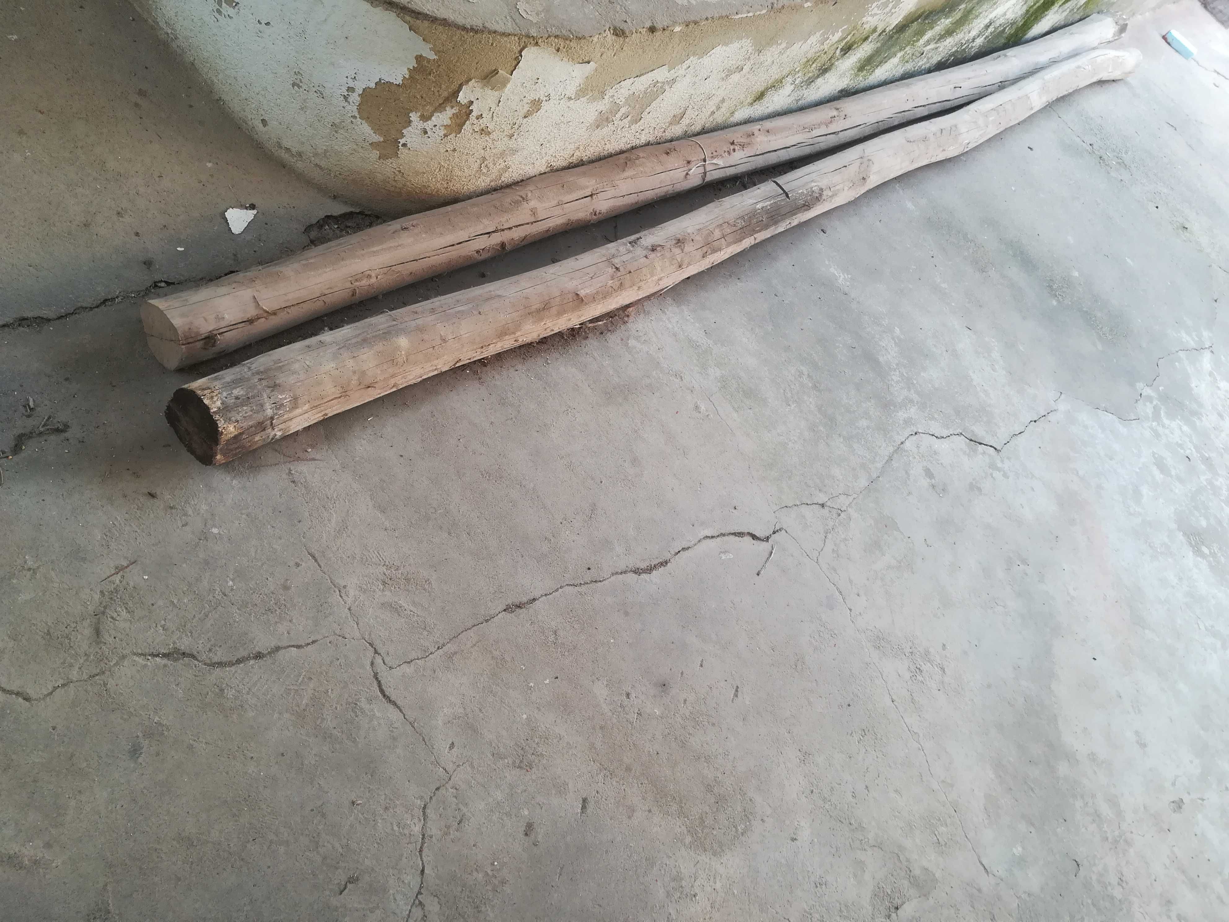 Ofereço Barrotes e Tábuas