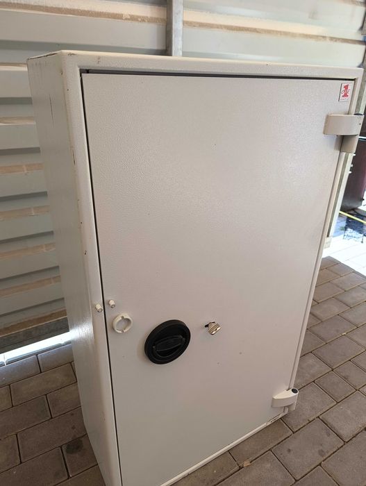 Szafa metalowa Sejf szafka depozytowa 96x55x30 S1 90kg