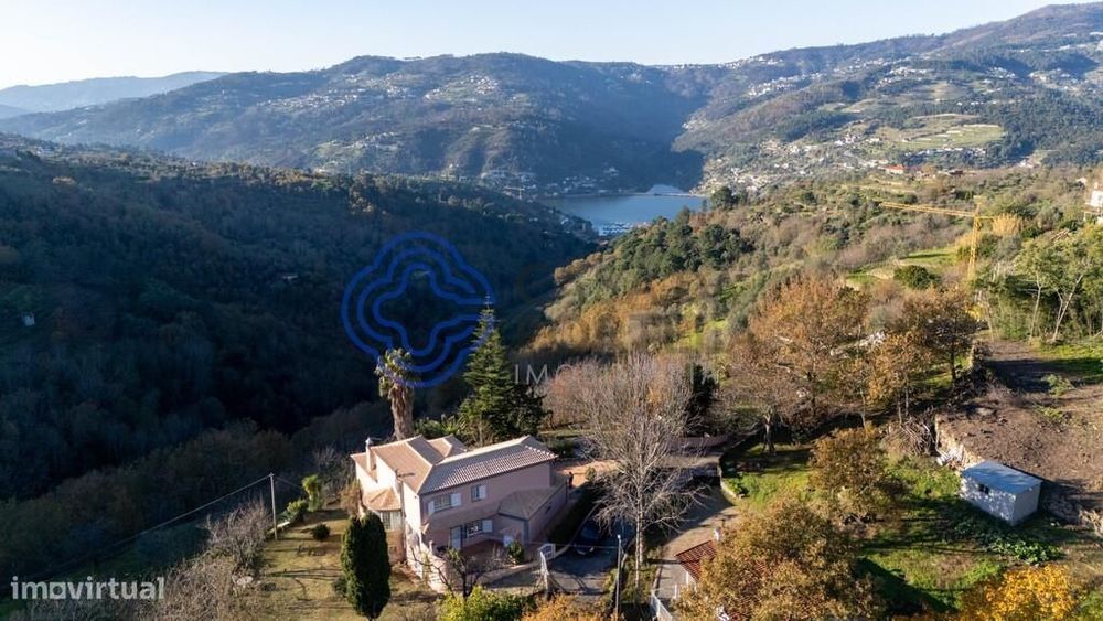 Quintinha T3 c/ Vista Douro Deslumbrante, Piscina e Salão de Jogos