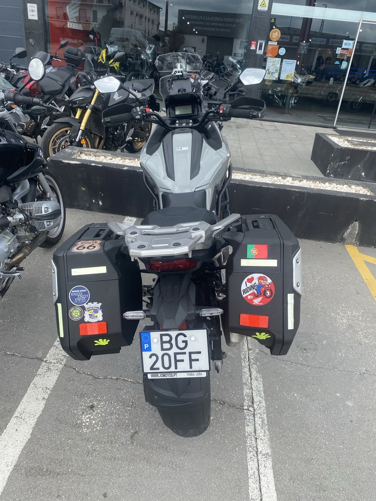 Vende se Honda NC 750x rig. nova com Full extras
