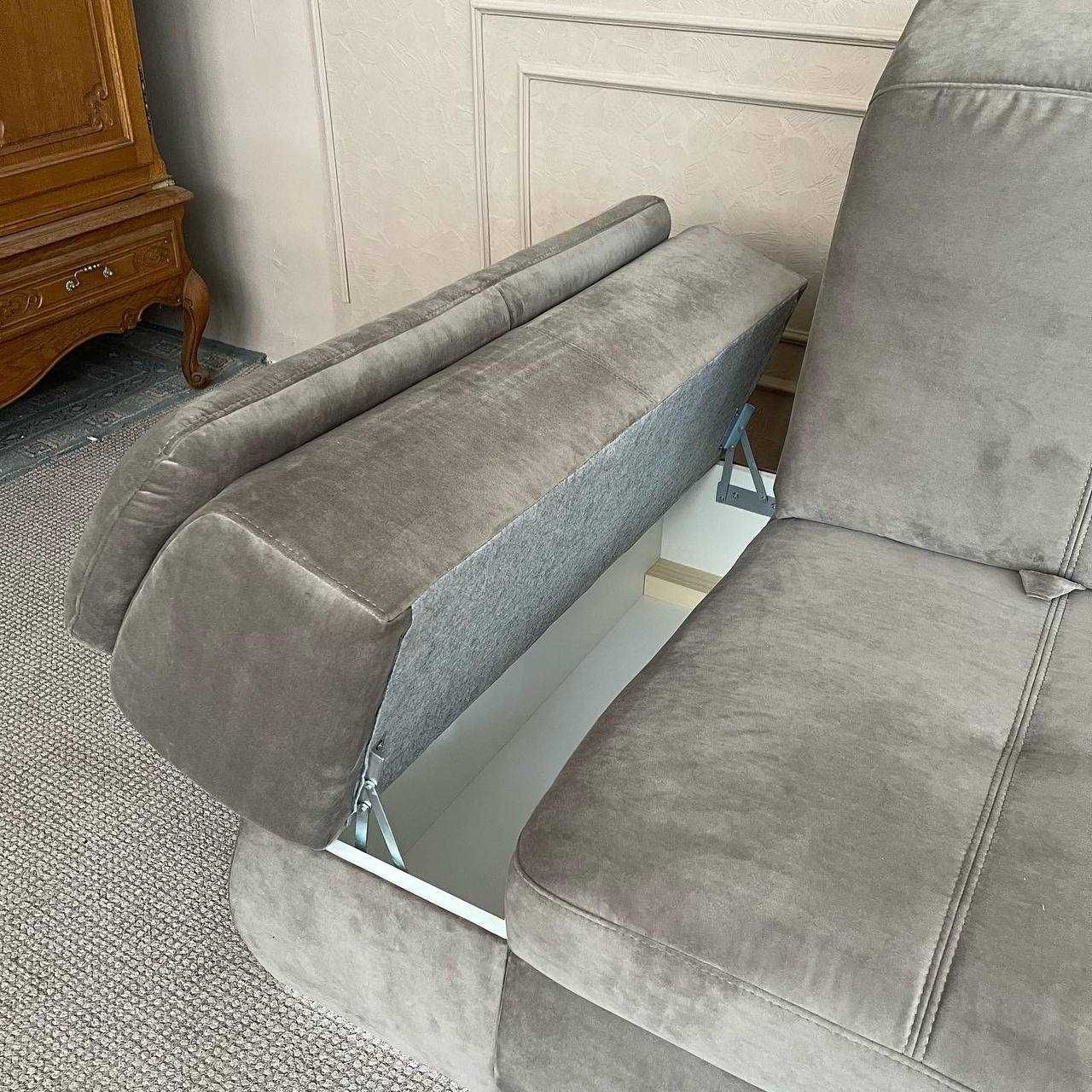 Новий розкладний диван в тканині