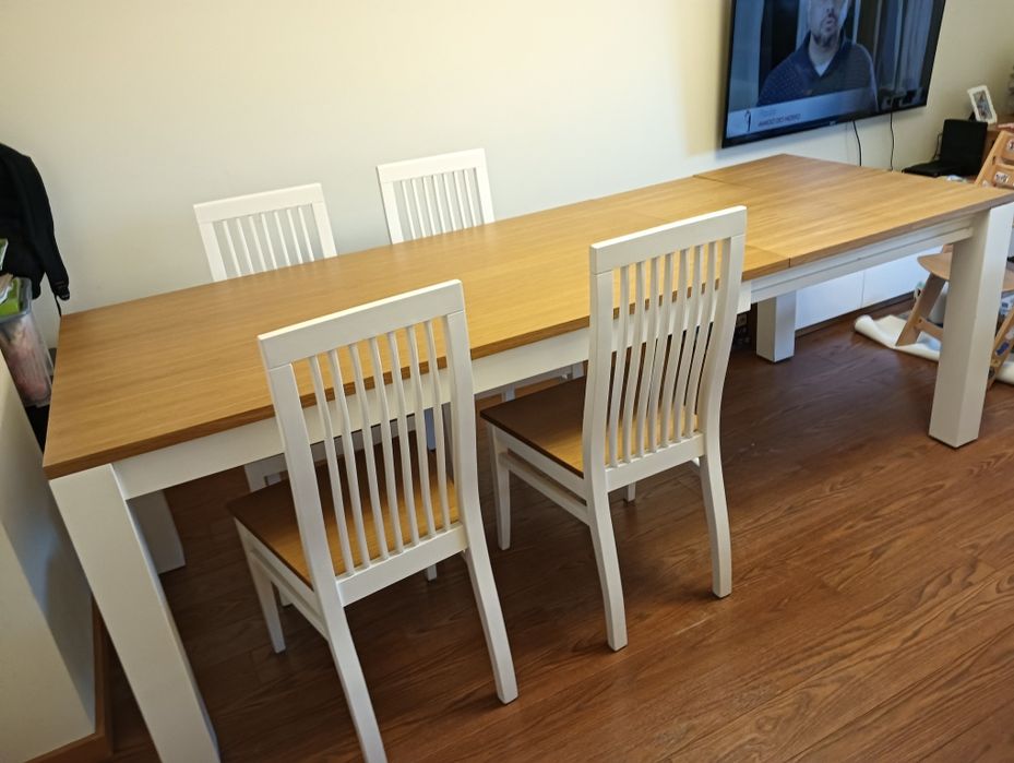 Mesa extensível+ 4 cadeiras