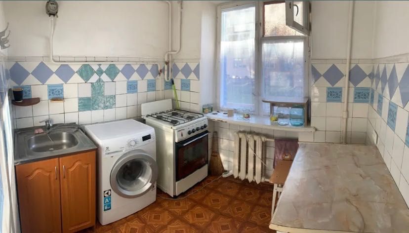 Продам двокімнатну квартиру центр Вишневого