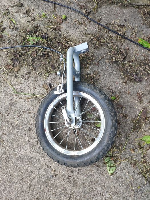 Koło przednie do wózka trzykołowego rowerowego
