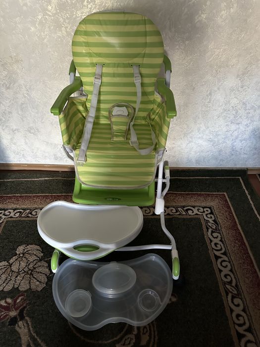 Столик для годування Geoby . В подарунок слюнявчик новенький