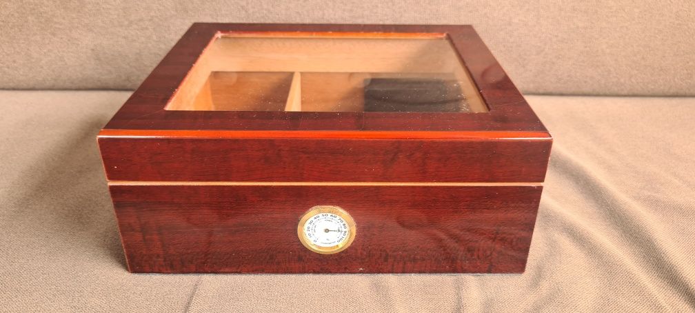 Humidor na cygara plus zapalniczka Zippo i akcesoria