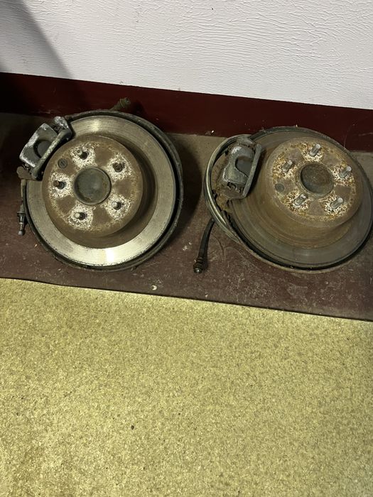 Ніссан жук -2013 Цапфа,ступиця,тормозний диск, гальмівний механізм