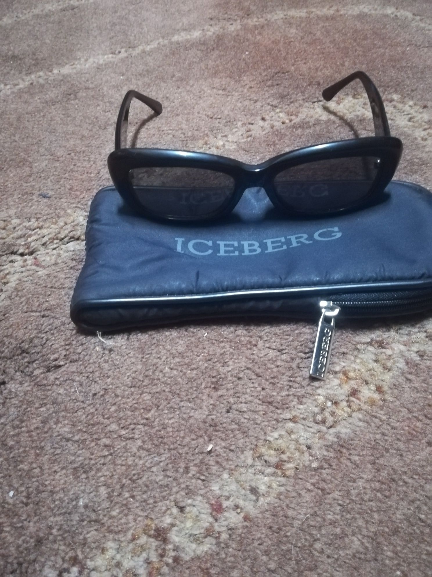 Óculos de sol da Iceberg