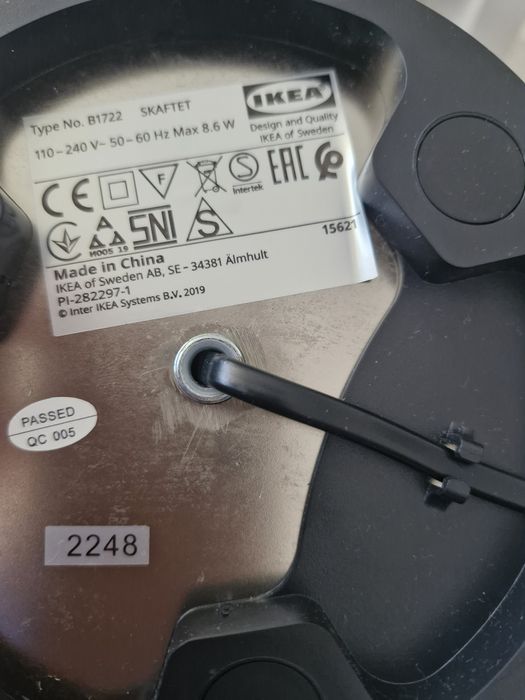 Lampa IKEA srebrna