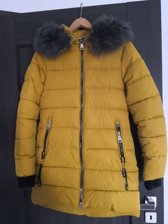 Płaszcz damski zimowy/dłuższa kurtka rozmiar M