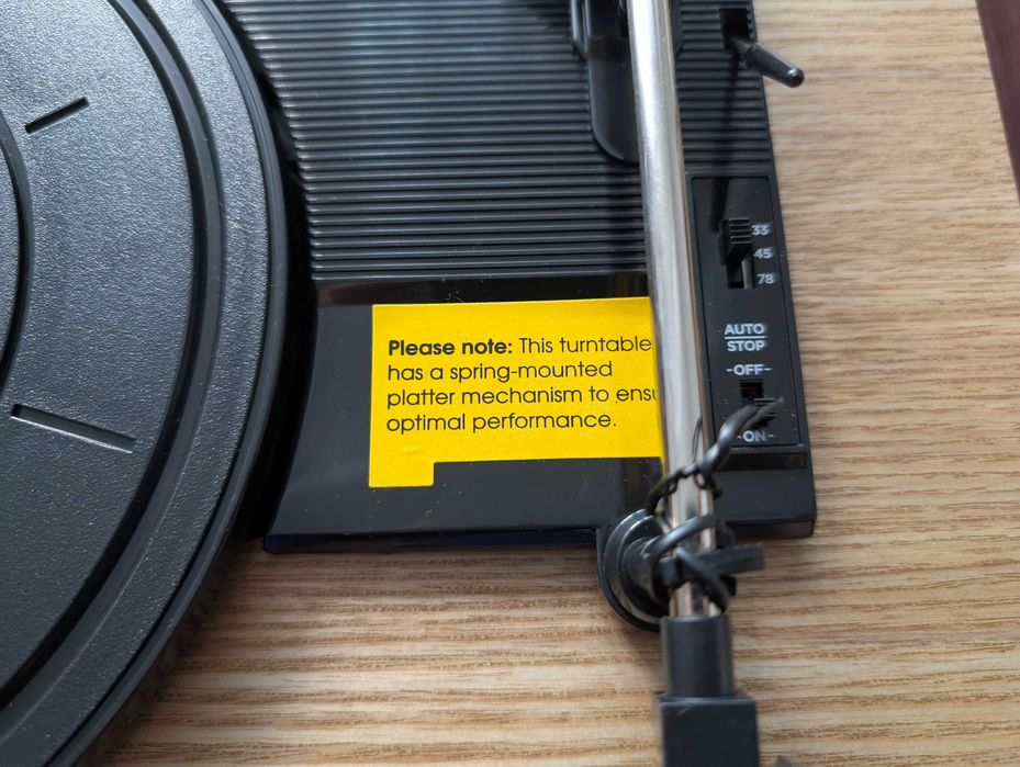 Gramofon ION Max LP z wbudowanymi głośnikami i USB