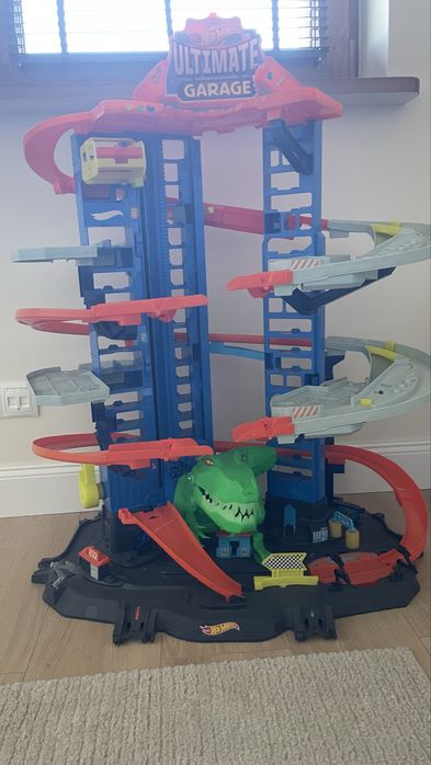 Garaż hot wheels stan bardzo dobry