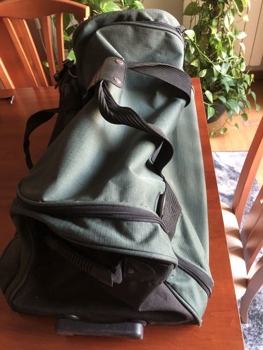 Mala de viagem com rodas,Benetton boa marca