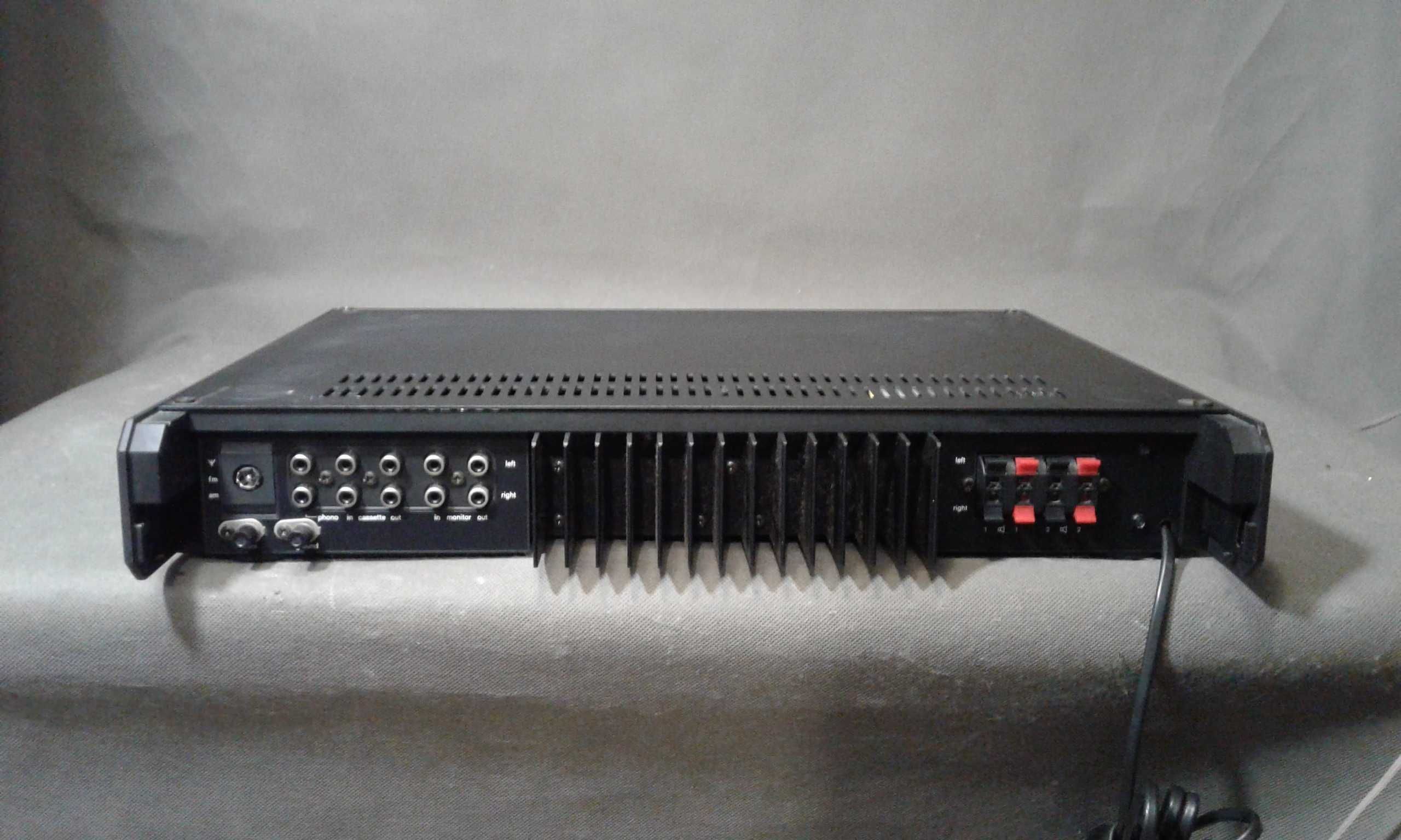 BRAUN R1,amplituner stereo