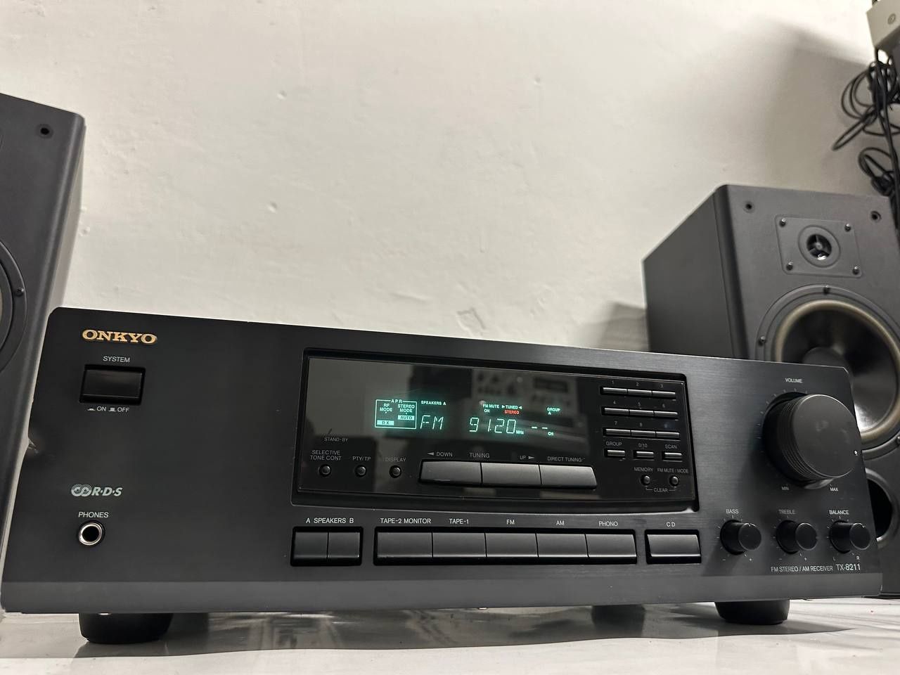 Amplituner stereo Onkyo TX-8211, 2*90 Watt.
