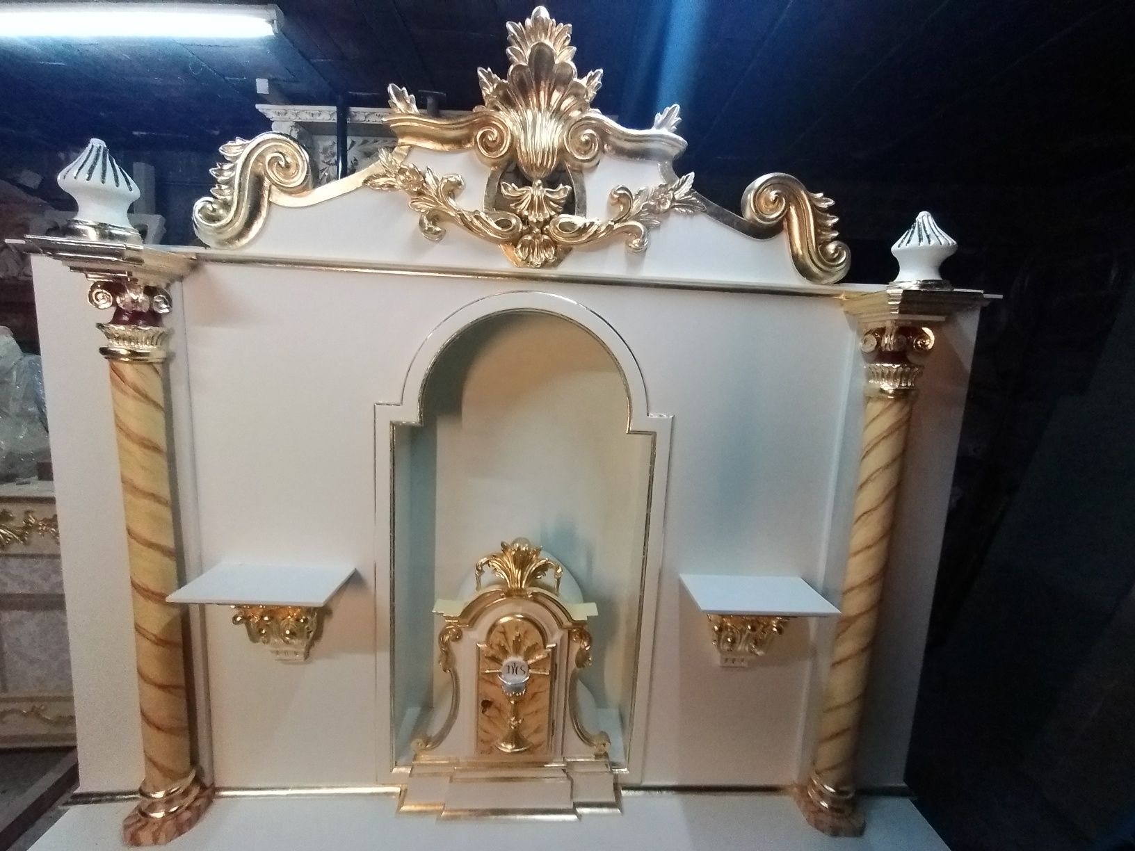 Altar pronto para entrega.