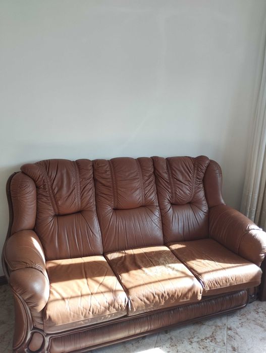 Vendo sofás em pele