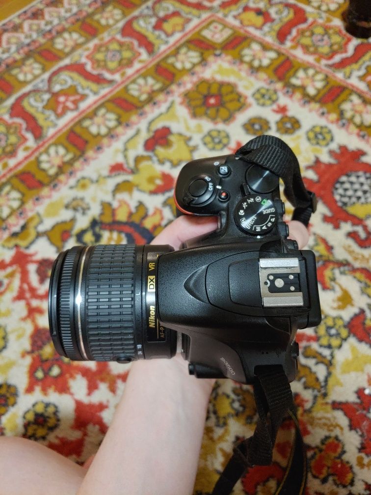 Дзеркальний фотоапарат nikon d3500 в полном комплекте