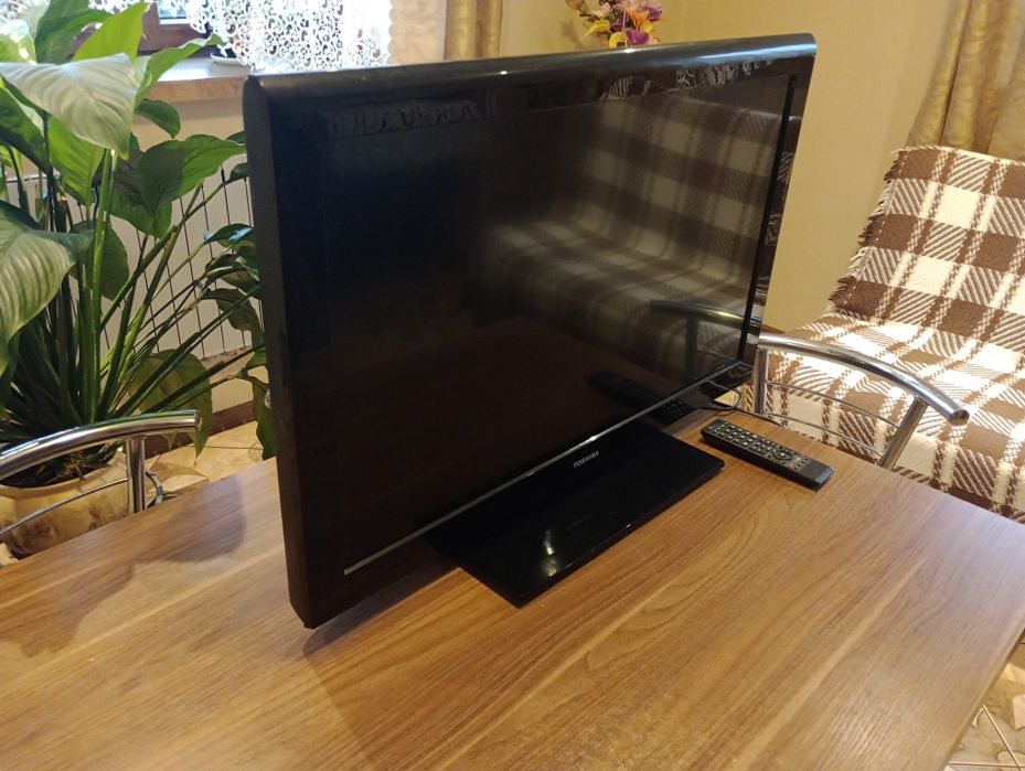 Toshiba Telewizor LCD 32 cake/Bdb/ z pilotem