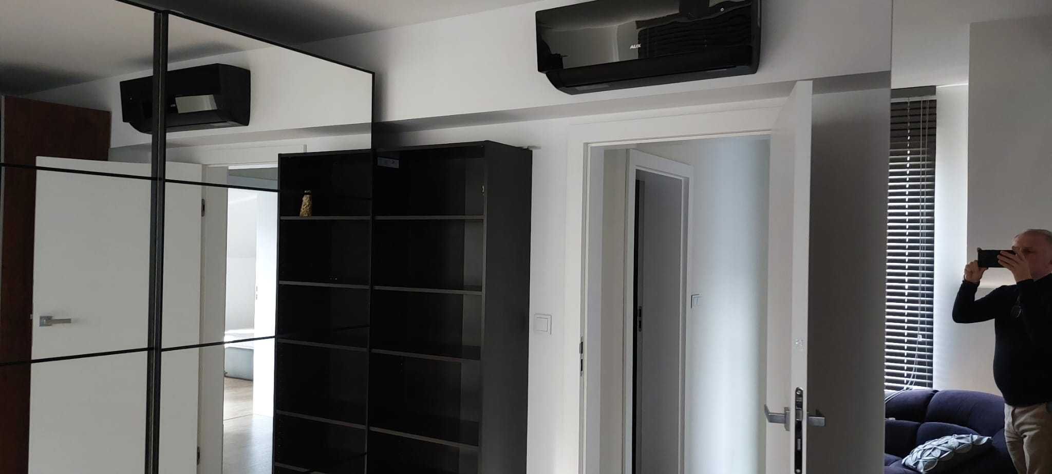 Szafa czarna PAX IKEA drzwi przesuwne z lustrami 236x200x60 236x150x60