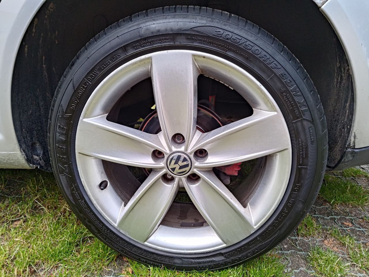 Volkswagen Golf IV 1.9 TDI bogato wyposażony z drugim kompletem kół
