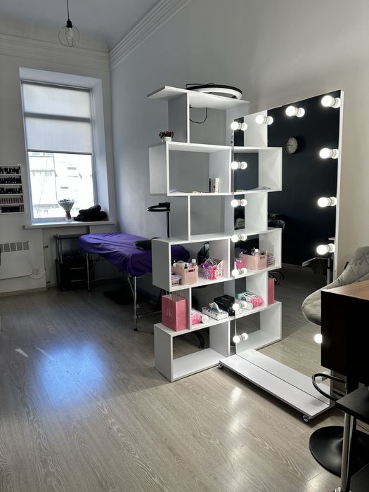 Аренда кушетки центр+слул бровиста бесплатно!