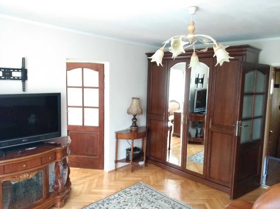 Sprzedam dom 2 poziomy po 100 m2 plus duży parter pod działalność