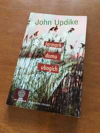 książka "Jarmark domu ubogich" John Updike