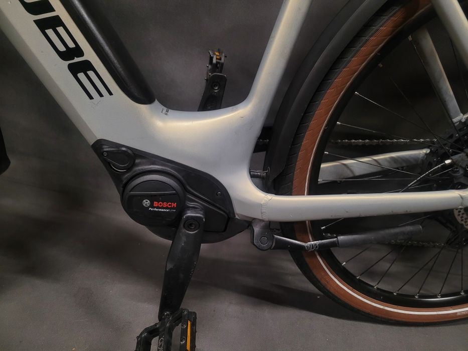 Rower elektryczny Cube Touring Hybrid 625 PRO_ Shimano_ Bosch Smart