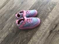 Buty dziewczece.