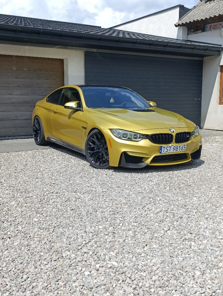 BMW M4 F82 Austin Yellow