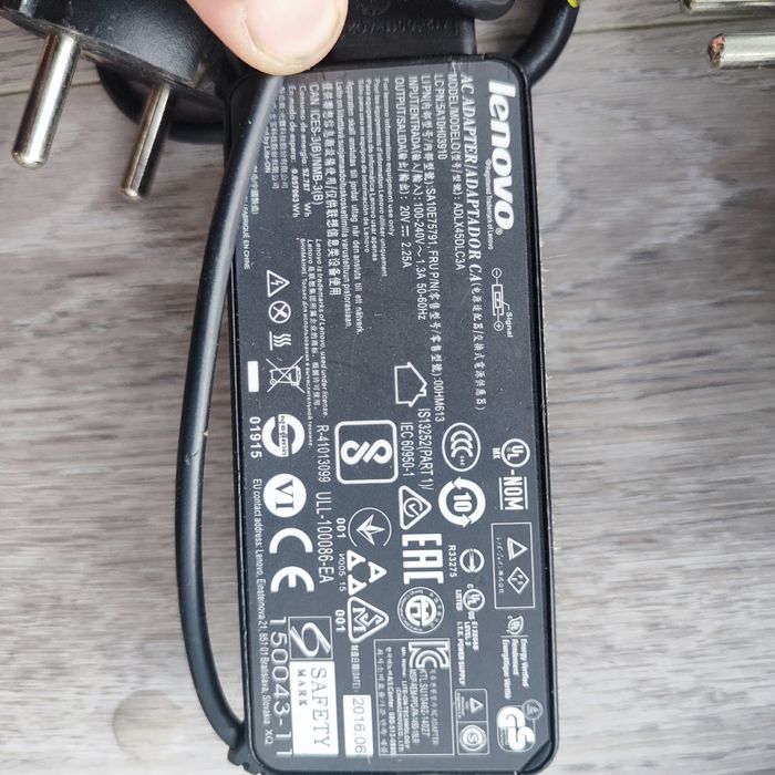 Блок живлення зарядка ноутбук lenovo