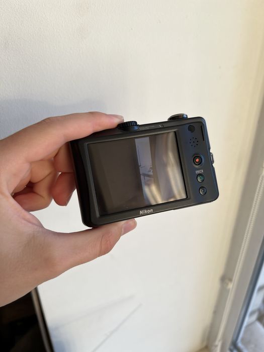 Nikon PJ1100 (з вбудованим проектором)