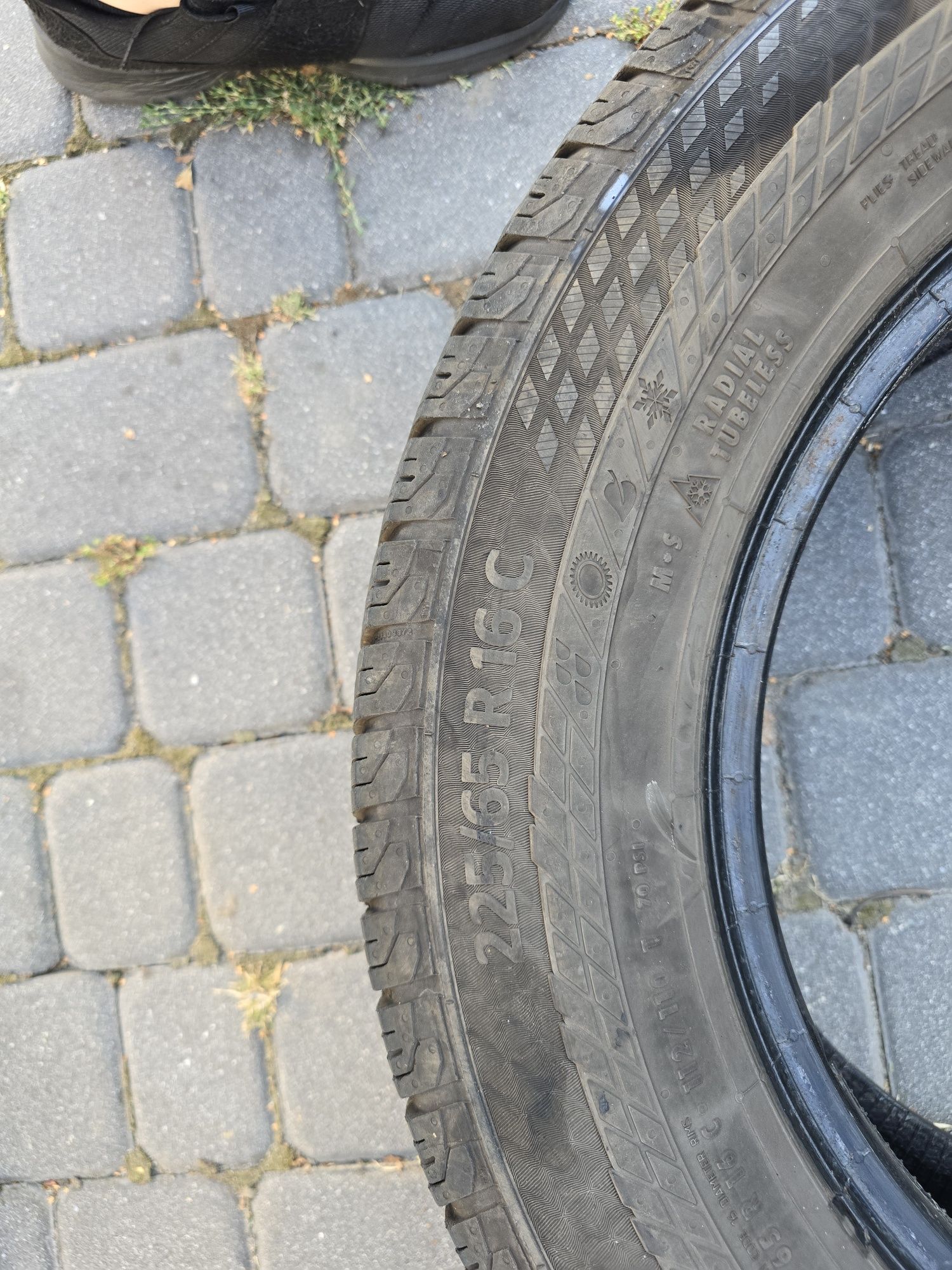Opony Continental VanContact4Season 225/65/16 C
