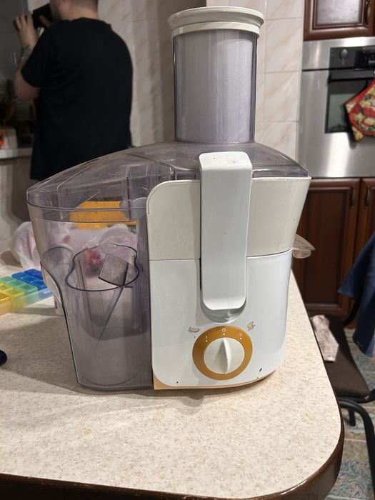 Соковитискач philips HR 1851