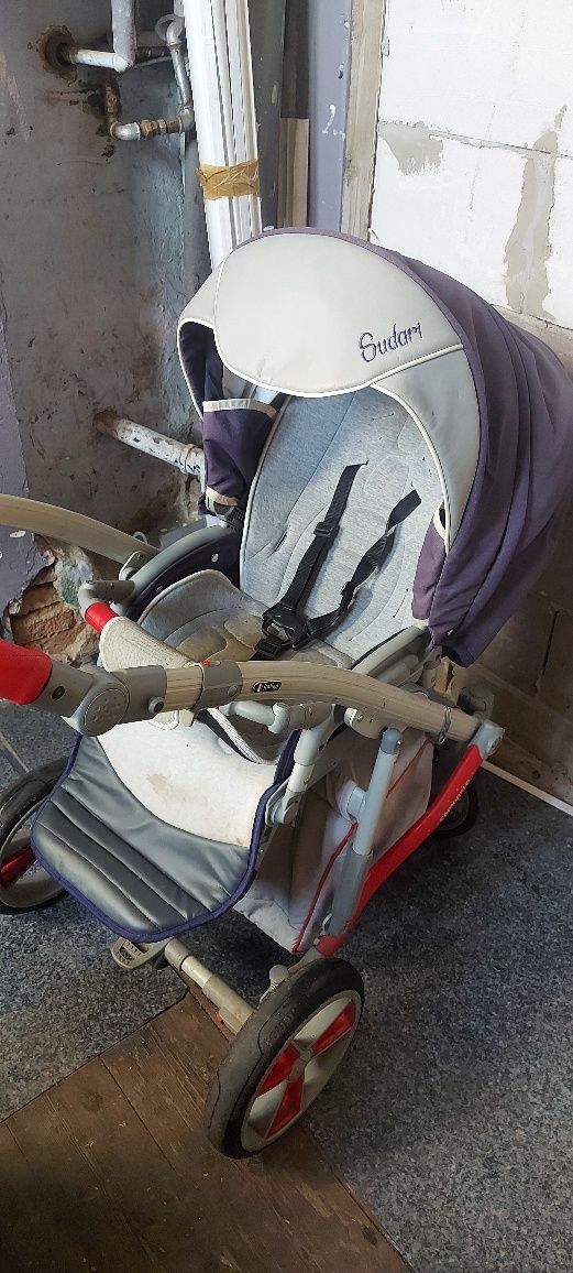 Sprzedam wózek widoczny na zdjęciu Camarelo 2w1
