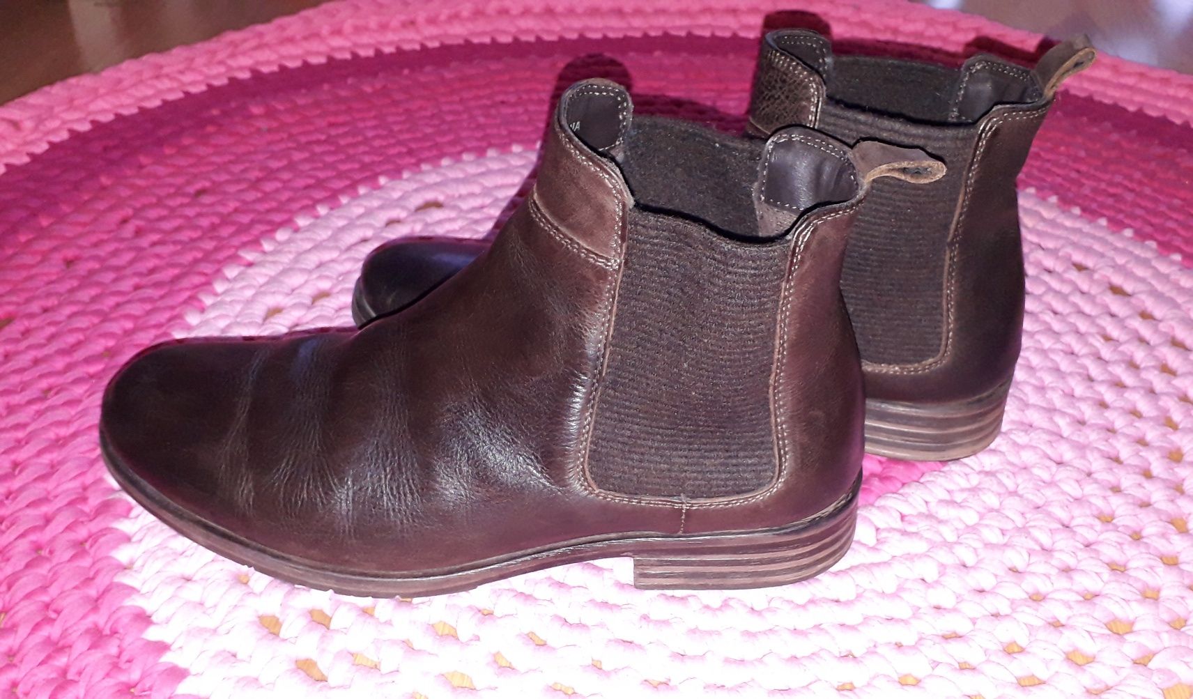 Botas com sola de pneu