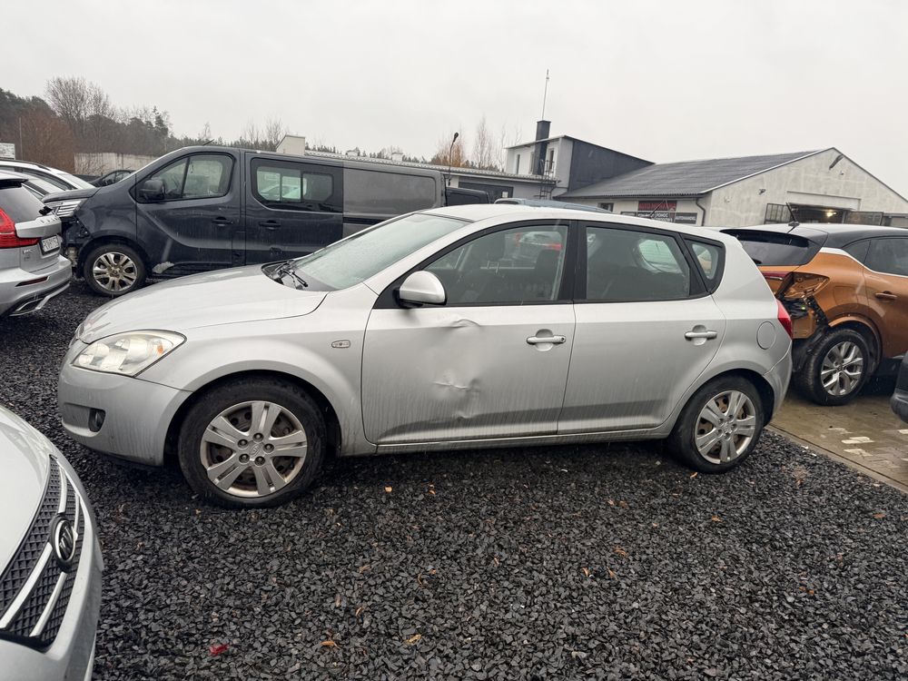 Kia Ceed 1.6 crdi w calosci