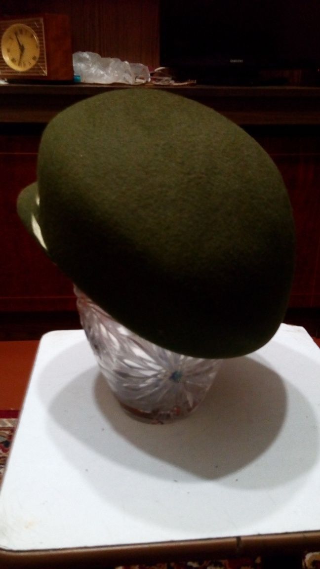 Шляпа фетровая, окружность 55, 56 см.