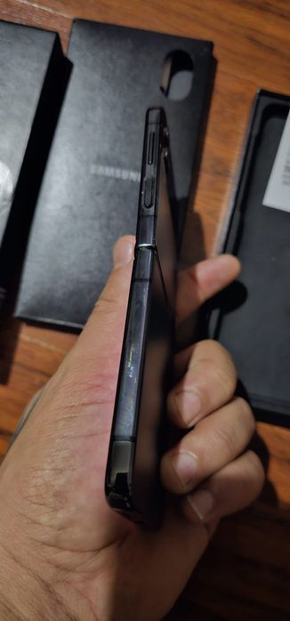 Samsung Galaxy Z flip 4 ram8/128gb stan bdb w100%sprawny oryginalne